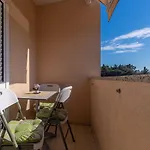 Apartmán Charmantes Mit Privatem Balkon, Klima, Grill, Wifi, Nur Wenige Minuten Zum Poreč