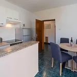 Charmantes Mit Privatem Balkon, Klima, Grill, Wifi, Nur Wenige Minuten Zum ポレッチ